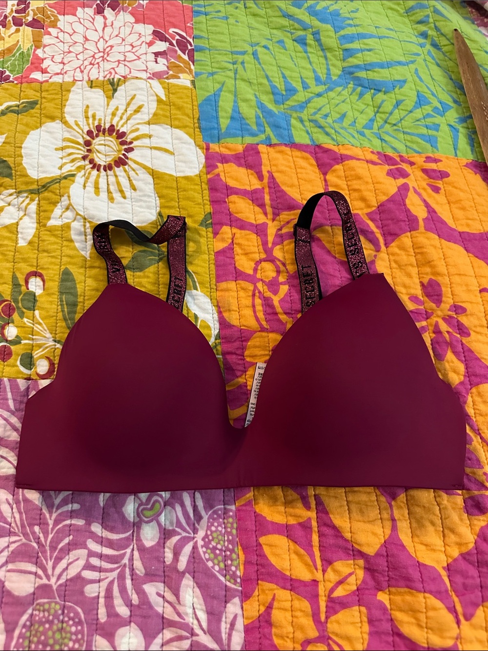 Victoria's Secret Wireless T-Shirt Bra in Deep Berry